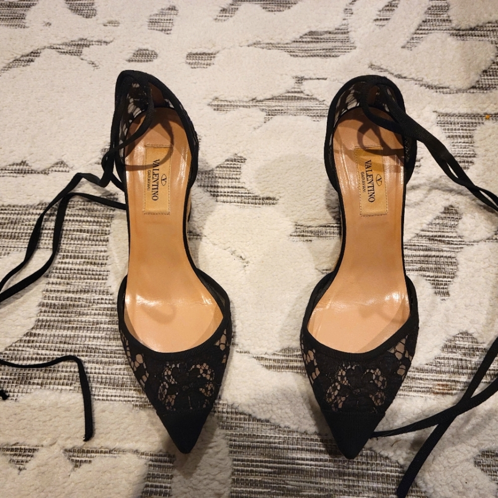 Valentino Garavani Lace Wedge  Black Size 36